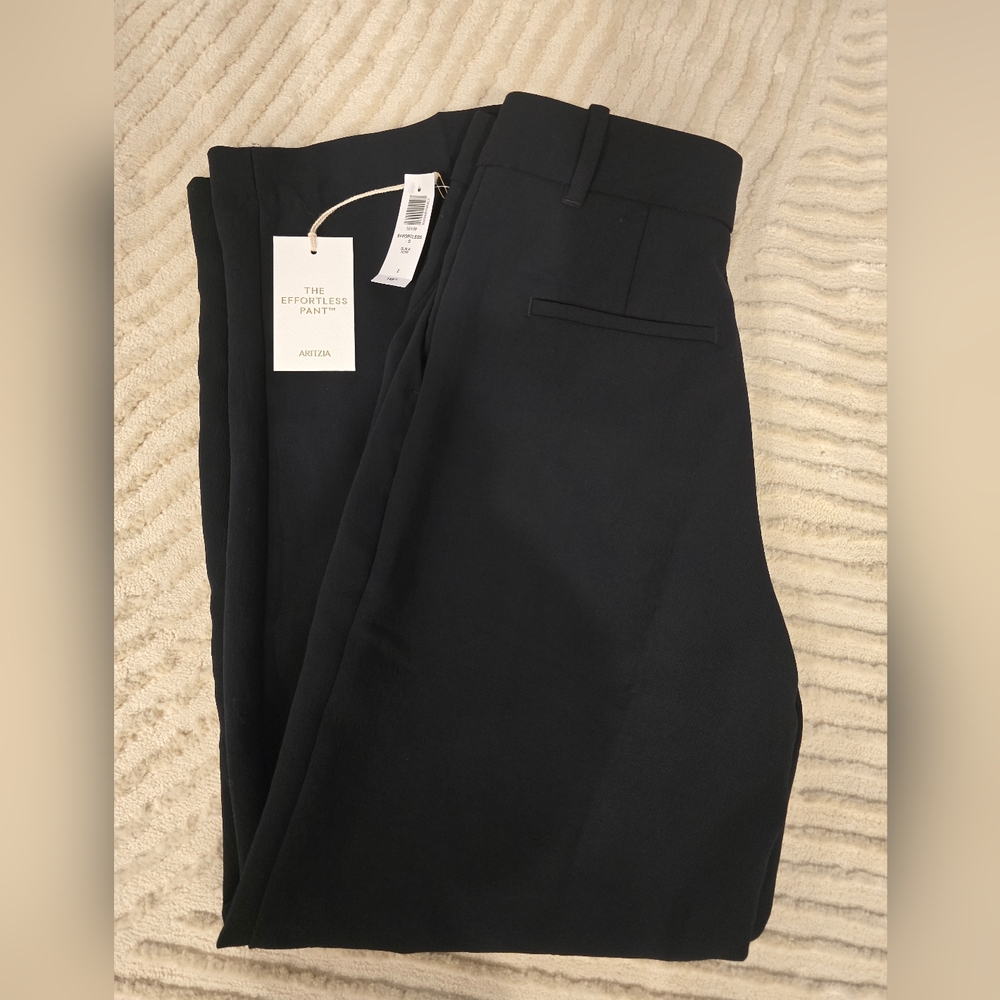 NWT Aritzia Effortless Pants Black Crepette Size 2 Short